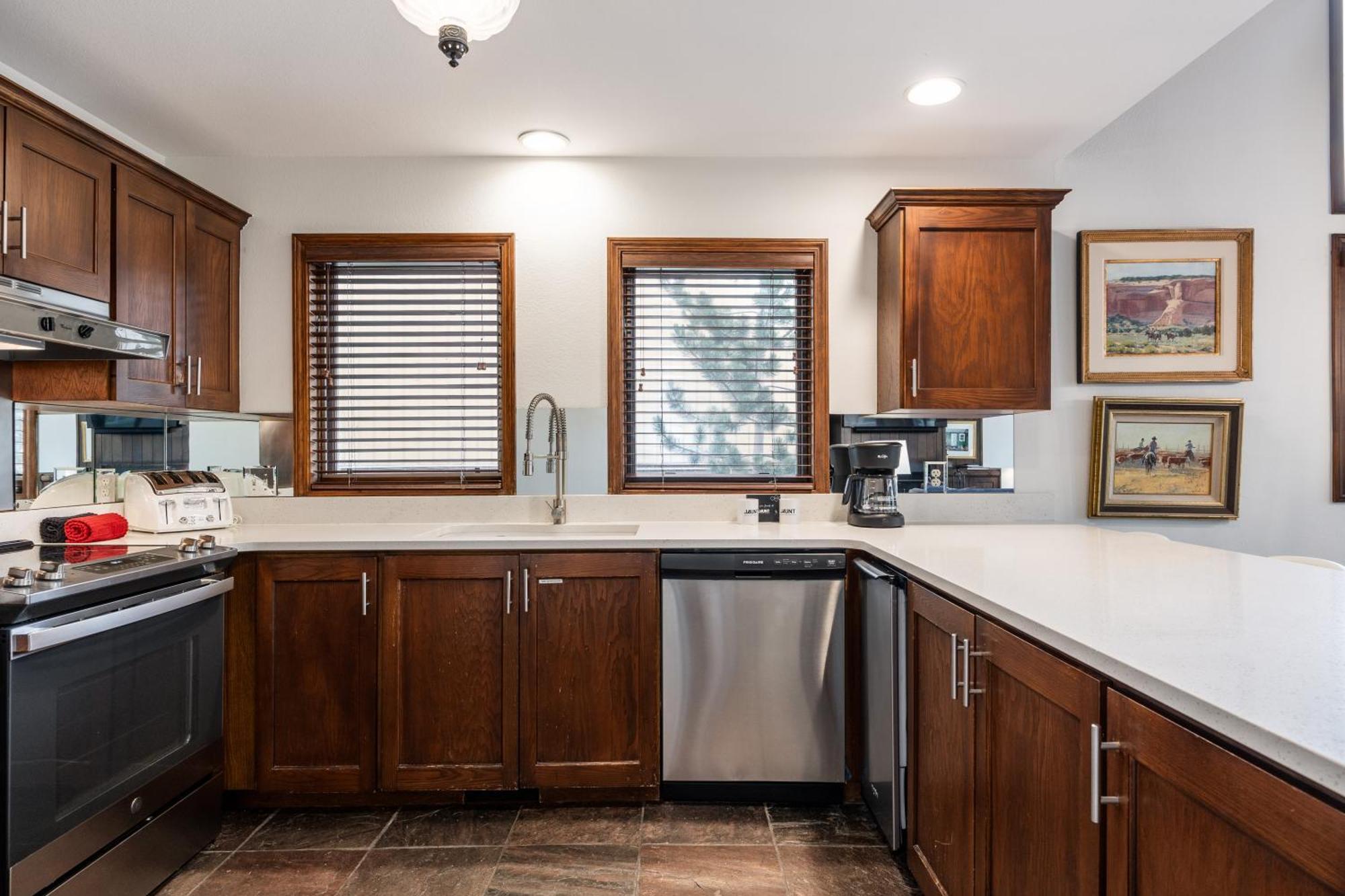 Deer Valley Little Belle Ultimate Ski Getaway, Sleeps 14, Luxury Design, Private Hot Tub, Park City Exterior photo